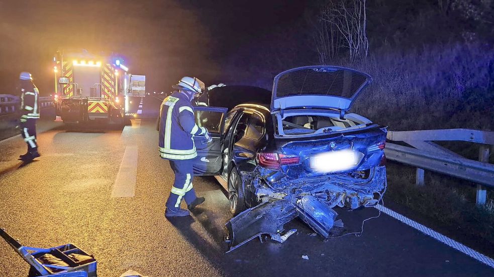 Bei einem Unfall auf der Autobahn 28 wurden sechs Menschen verletzt. Foto: Loger