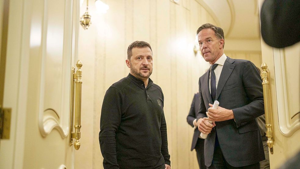 Nato-Generalsekretär Mark Rutte hat zu dem Treffen mit Selenskyj eingeladen. (Archivbild) Foto: Evgeniy Maloletka/AP