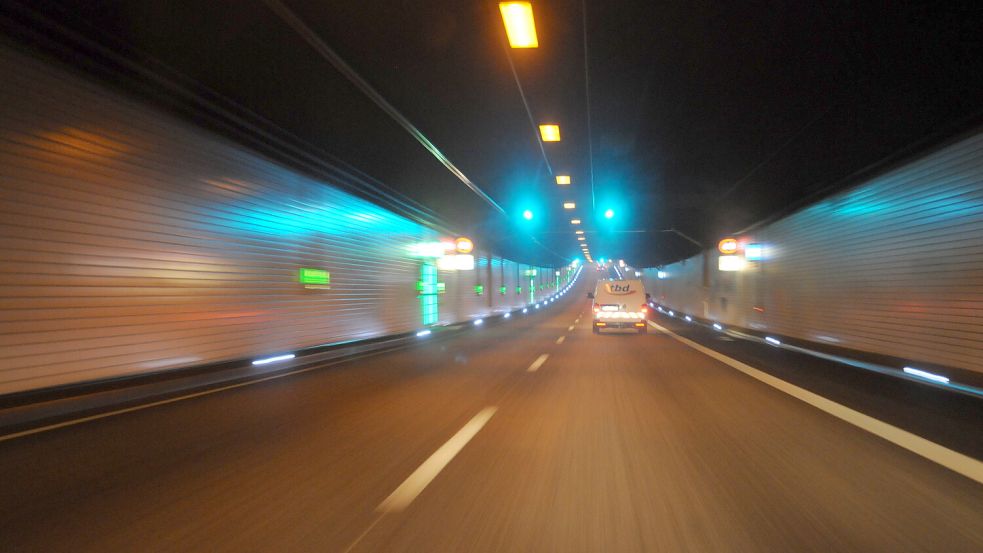 Im Emstunnel in Leer gab es einen Feuerwehreinsatz. Symbolfoto: Archiv