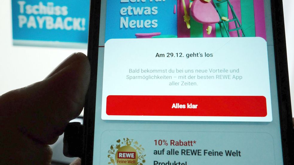 Die Supermarktkette Rewe steigt Ende 2024 bei Payback aus. Foto: Georg Hilgemann/dpa