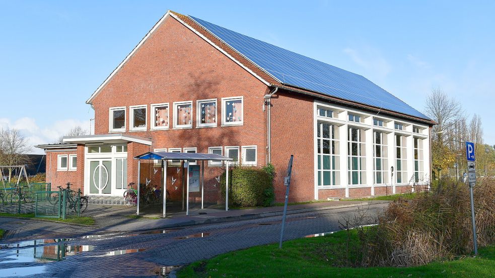 Schulkinder werden die Grundschule in Greetsiel zukünftig nicht mehr besuchen: Die Schule wird zur Kindertagesstätte. Foto: Wagenaar/Archiv