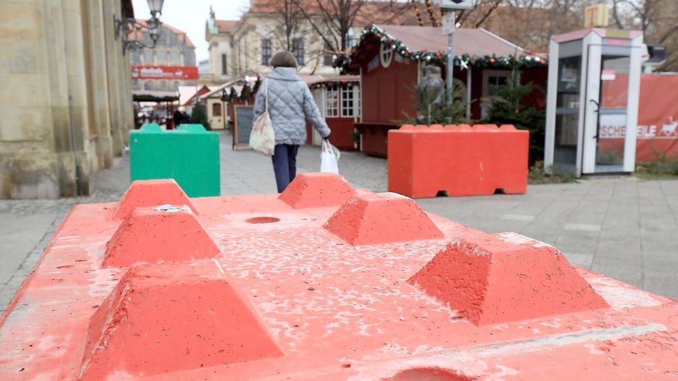 Bislang ist unklar, wie der Täter trotz Betonklötzen auf den Weihnachtsmarkt gelangen konnte. Foto: Peter Gercke/dpa-Zentralbild/dpa