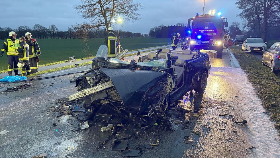 Bei einem tödlichen Verkehrsunfall ist am Sonntagnachmittag ein 47-jähriger Autofahrer gestorben. Fotos: Marius Ammermann