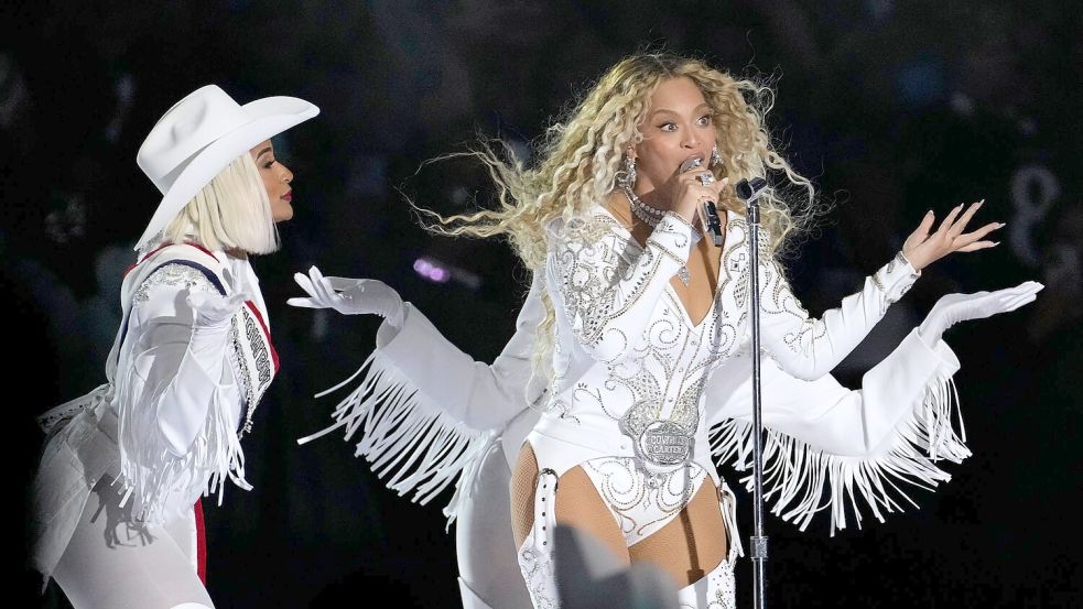 Beyoncé performte Songs aus ihrem achten Studio-Album. Foto: David J. Phillip/AP/dpa