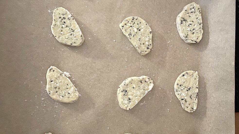 Die Plätzchen werden bei 200 Grad gebacken.