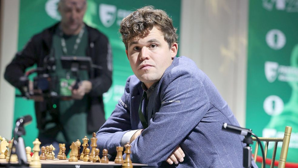 Titelverteidiger Magnus Carlsen hat nach einer Bestrafung seinen Rückzug von der Schnellschach-WM erklärt. Foto: Seshadri Sukumar/ZUMA Press Wire/dpa