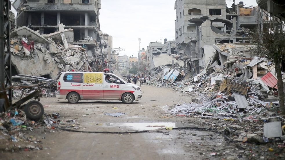 Bei einem Einsatz im Krankenhaus von Beit Lahia nahm Israels Armee nach eigenen Angaben 240 Hamas-Kämpfer fest. (Archivbild) Foto: Mohammed Alaswad/APA Images via ZUMA Press Wire/dpa