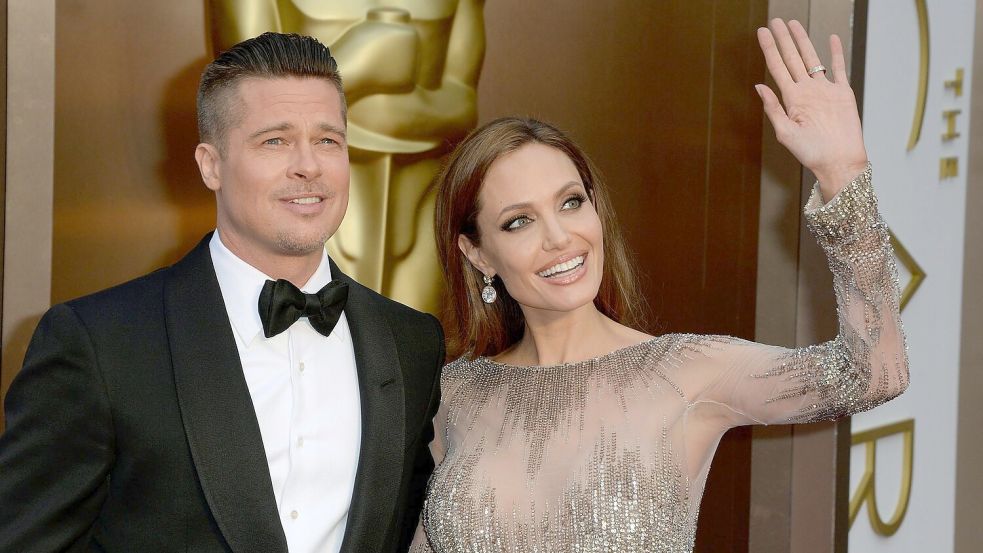 Nach mehr als acht Jahren sind die Papiere nun endlich unterzeichnet: Brad Pitt und Angelina Jolie gehen offiziell als geschieden ins neue Jahr. (Archivbild) Foto: Mike Nelson/EPA/dpa