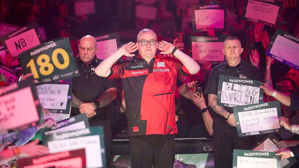 Spielt souverän bei der WM: Stephen Bunting. Foto: Alberto Pezzali/AP/dpa