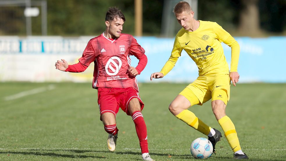 Tom Kruth (rechts) trug in dieser Landesliga-Saison 15-mal das Trikot von Germania Leer. Foto: Doden, Emden