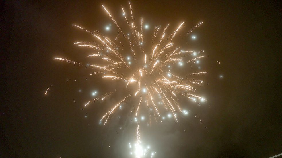 Viele Raketen wurden an Silvester abgefeuert. Es gab aber nur wenige Verletzte. Foto: Helmut Vortanz