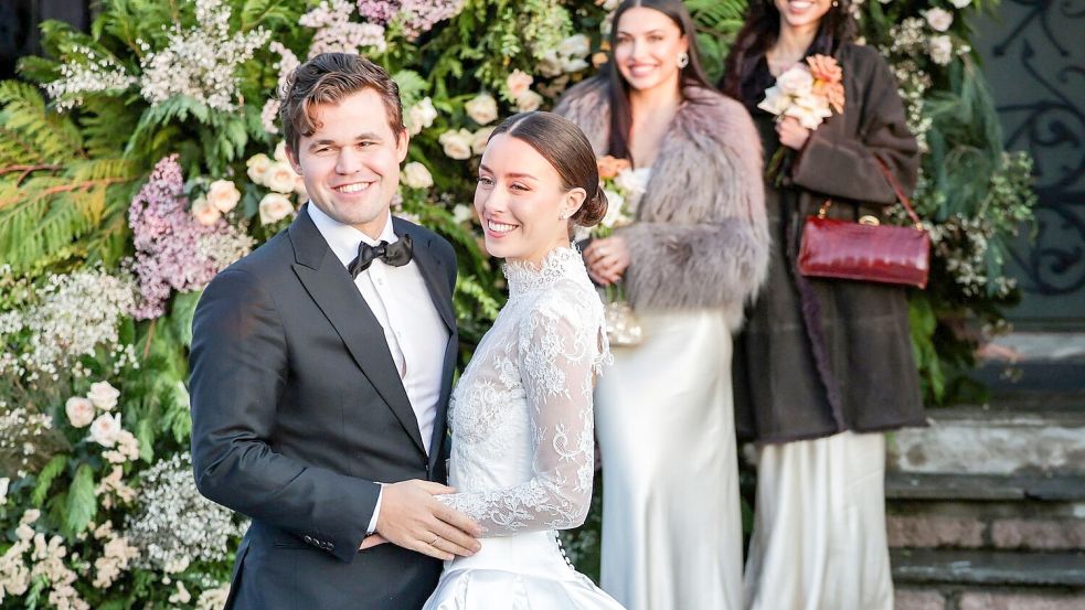 Glückliches Ehepaar: Magnus Carlsen und Ella Victoria Malone. Foto: Amanda Pedersen Giske/NTB/AP/dpa