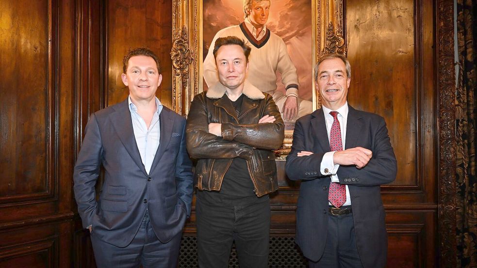 Musk (Mitte) und Farage (rechts) hatten sich erst im Dezember in Florida getroffen. Links der Schatzmeister von Reform UK, Nick Candy. (Archivbild) Foto: Stuart Mitchell/Reform Uk/PA Media/dpa