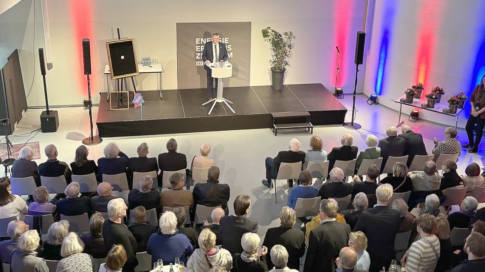 Horst Feddermann sprach über die Herausforderungen der Stadt Aurich. Foto: Lasse Paulsen