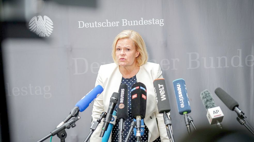 Bundesinnenministerin Nancy Faeser (SPD) möchte die Abschiebung von Straftätern nach Afghanistan fortsetzen. (Archivbild) Foto: Kay Nietfeld/dpa