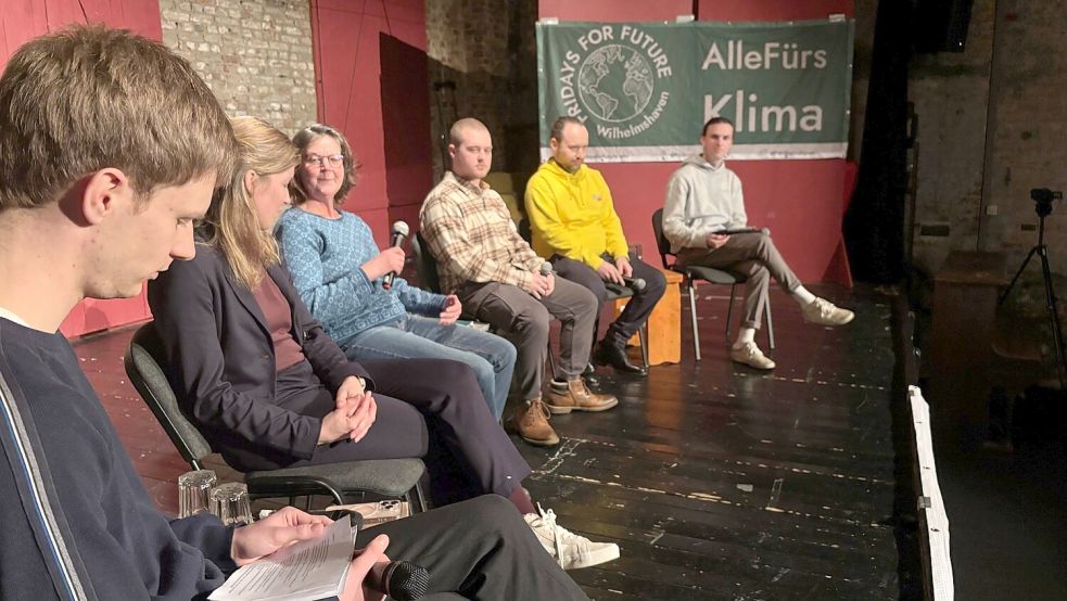 Alle fürs Klima – nur nicht die AfD. So sieht es die Gruppe Fridays for Future Wilhelmshaven-Friesland, die den AfD-Kandidaten für den Bundestag nicht dabei haben wollte. Foto: Oltmanns