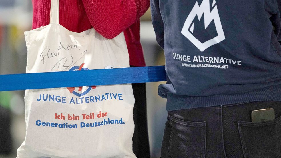 Die Junge Alternative soll nicht mehr die Nachwuchsorganisation der AfD sein. Wie die neue Parteijugend heißen soll, ist noch nicht entschieden. Klar ist dagegen, dass diese stärker unter der Kontrolle der Partei stehen wird. Foto: Sebastian Kahnert/dpa