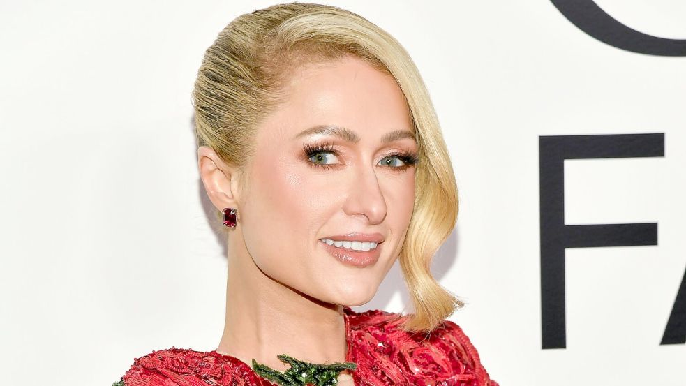 Paris Hilton postete auf X ein Video aus einem Tierheim in Los Angeles. (Archivbild) Foto: Evan Agostini/Invision via AP/dpa