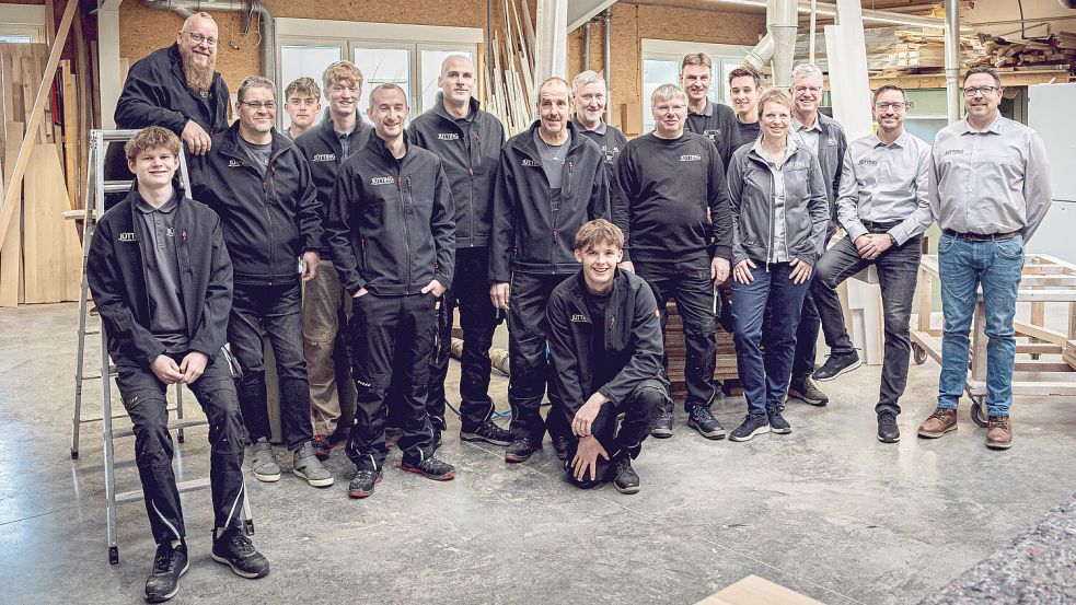 Das Team der Tischlerei Jütting sowie der Firmen Plameco Decken und Tiny House Wohnträume.