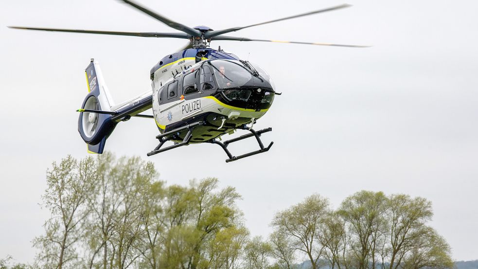 Ein Hubschrauber der Polizei in der Luft. Symbolfoto: Stefan Puchner/dpa