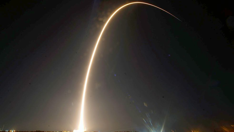 Die US-Raumfahrtbehörde Nasa arbeitet mit zahlreichen privaten Firmen zusammen: unter anderem mit SpaceX für Raketenstarts, aber auch für Mondlandungen. Foto: John Raoux/AP/dpa