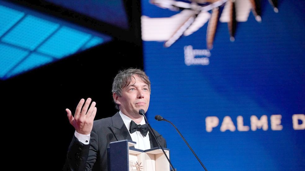 Sean Baker, Regisseur und Drehbuchautor von „Anora“, in Cannes (Archivbild). Foto: Andreea Alexandru/Invision/AP/dpa