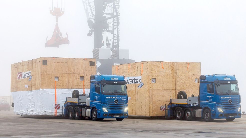 Die Größe der Teleskop-Teile hat selbst Schwertransporter an ihre Grenze gebracht. Foto: Christoph Reichwein/dpa