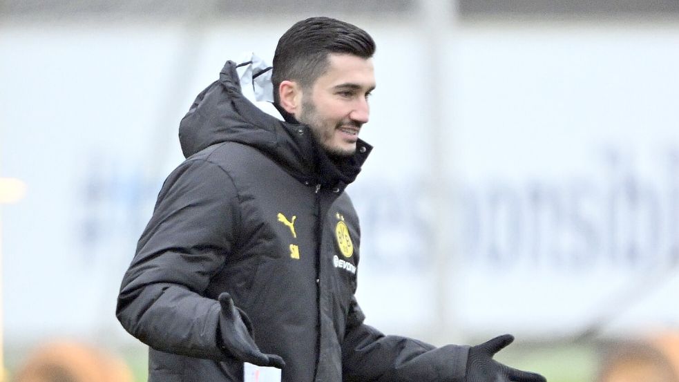 Lässt sich die Freude an seinem Trainerjob auch in der Krise nicht nehmen: Nuri Sahin. Foto: Federico Gambarini/dpa