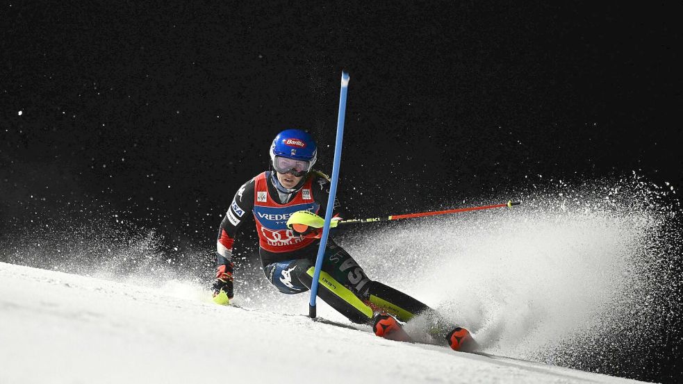 Mikaela Shiffrin gibt ihr Weltcup-Comeback in der nächsten Woche in Frankreich. Foto: Jeff Pachoud/AFP/dpa