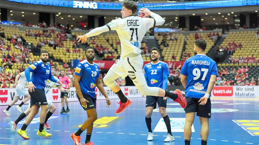 War bester Werfer beim Sieg der deutschen Handballer gegen Tunesien: Marko Grgic. Foto: Soeren Stache/dpa