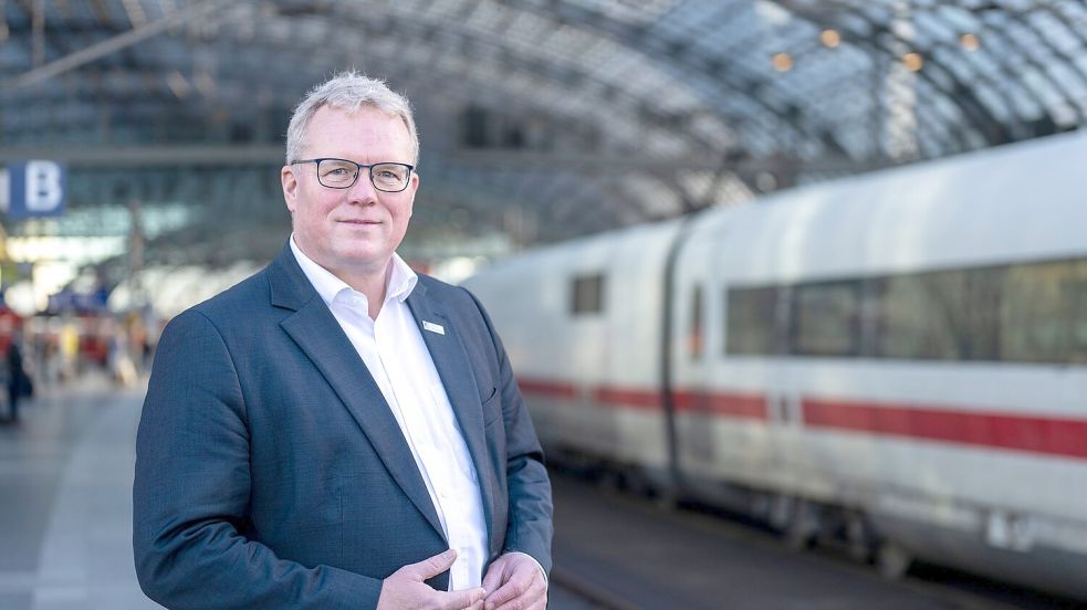 Der Geschäftsführer der Allianz pro Schiene, Dirk Flege, fordert mehr Unterstützung für Eigentümer bei der Weiterentwicklung von Bahnhöfen. (Archivbild) Foto: Monika Skolimowska/dpa