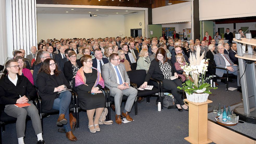 Mehr als 200 Gäste waren in den Rathaussaal gekommen. Foto: Stromann