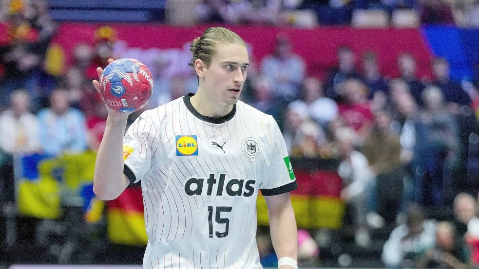 Juri Knorr steht den Handballern im WM-Viertelfinale gegen Portugal wohl zur Verfügung. Foto: Sören Stache/dpa