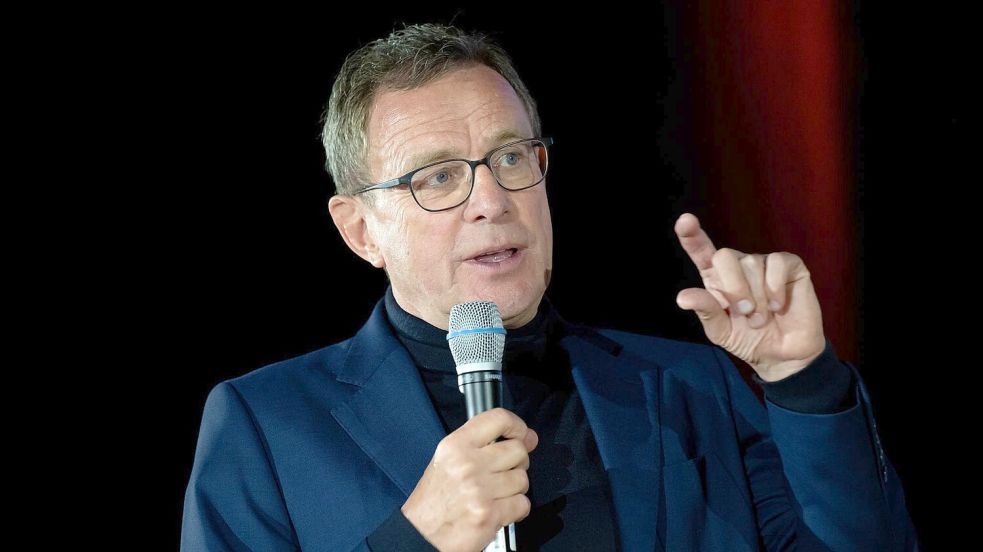 Ralf Rangnick soll sich laut einem Medienbericht mit den BVB-Bossen Hans-Joachim Watzke und Lars Ricken getroffen haben. Foto: Sven Hoppe/dpa