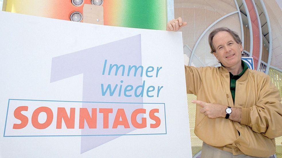 Schautzer hat auch die Show „Immer wieder sonntags“ erfunden und neun Jahre lang moderiert. (Archivbild) Foto: Karl Mittenzwei/dpa