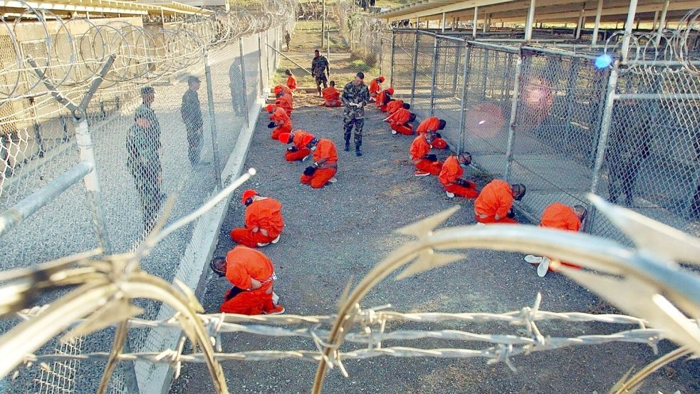 Die Rechtslage der Gefangenen in Guantánamo, ihre Haftbedingungen, Berichte über die verwendeten Verhör- und Foltermethoden führten international zu einem Aufschrei. (Archivbild) Foto: Shane T. McCoy/epa/dpa