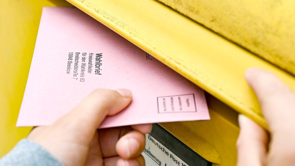 Spätestens zur Schließung der Wahllokale müssen auch Wahlbriefe angekommen sein. (Archivbild) Foto: Patrick Pleul/dpa-Zentralbild/dpa