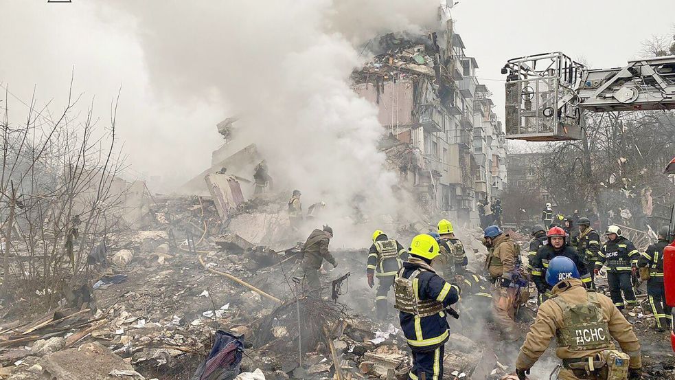 Der Raketenangriff auf Poltawa tötete etliche Menschen. Foto: Uncredited/Ukrainian Emergency Service/AP/dpa