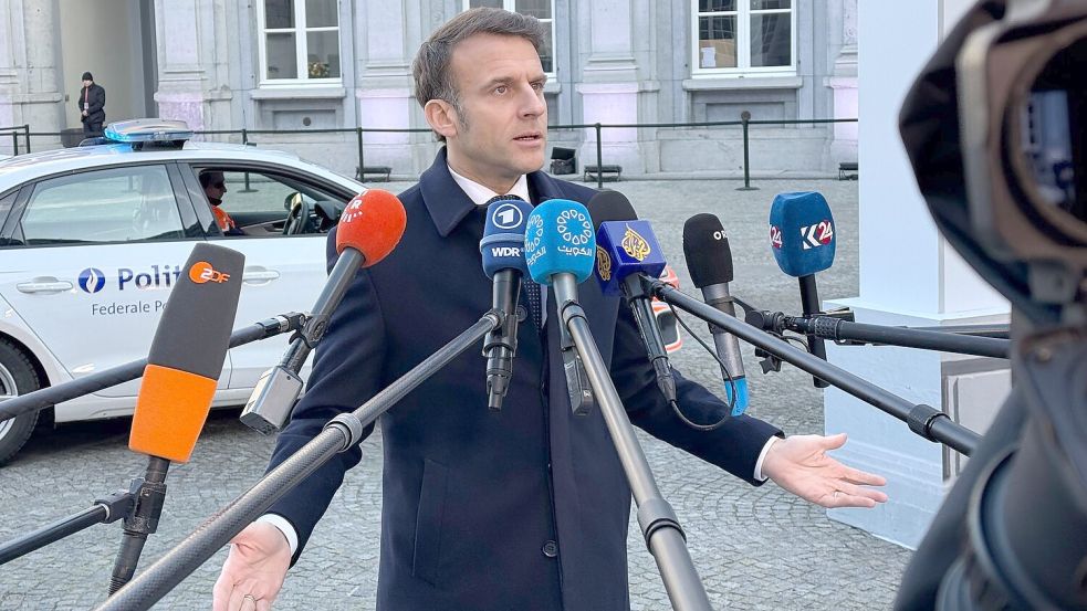 Frankreichs Präsident Macron wirbt für Entschlossenheit und Zusammenhalt aufseiten der EU. Foto: Ansgar Haase/dpa