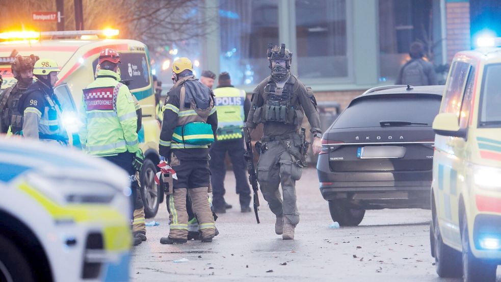 An einer Schule im schwedischen Örebro kam es zu einem Großeinsatz. Foto: Kicki Nilsson/TT News Agency/AP/dpa