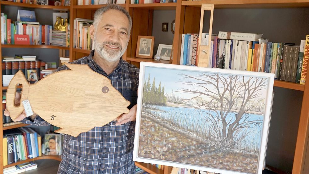 Domenico Guerra widmet sich in seiner künstlerischen Arbeit zwei Dingen, die unterschiedlicher kaum sein können – als Tischler kreiert er qualitative Holzprodukte und als Maler verwandelt er Leinwände in Kunstwerke. Foto: Pentzlin