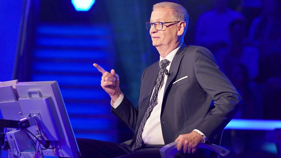 Günther Jauch macht mit seiner Quizshow „Wer wird Millionär?“ für ein paar Wochen Pause. Foto: RTL/Stefan Gregorowius