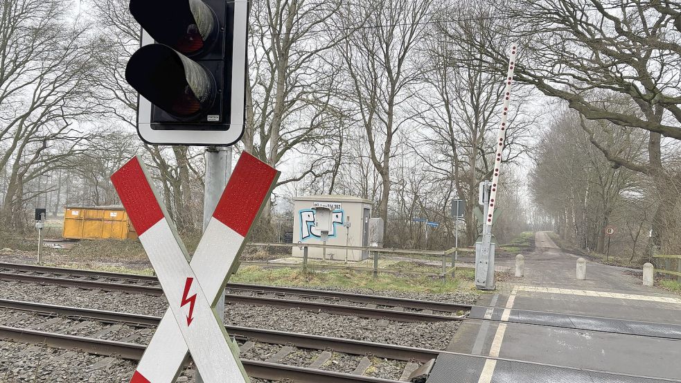 An der Ecke Conrebbersweg/Leegmeedlandsweg in Ihrhove soll eine Park&Ride-Anlage für den geplanten Bahnhaltepunkt gebaut werden. Foto: Ammermann