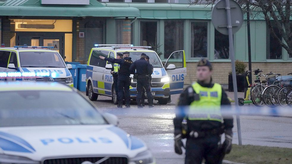 Die Tat ereignete sich am Campus Risbergska, einer Einrichtung für Erwachsenenbildung. Foto: Sergei Grits/AP/dpa