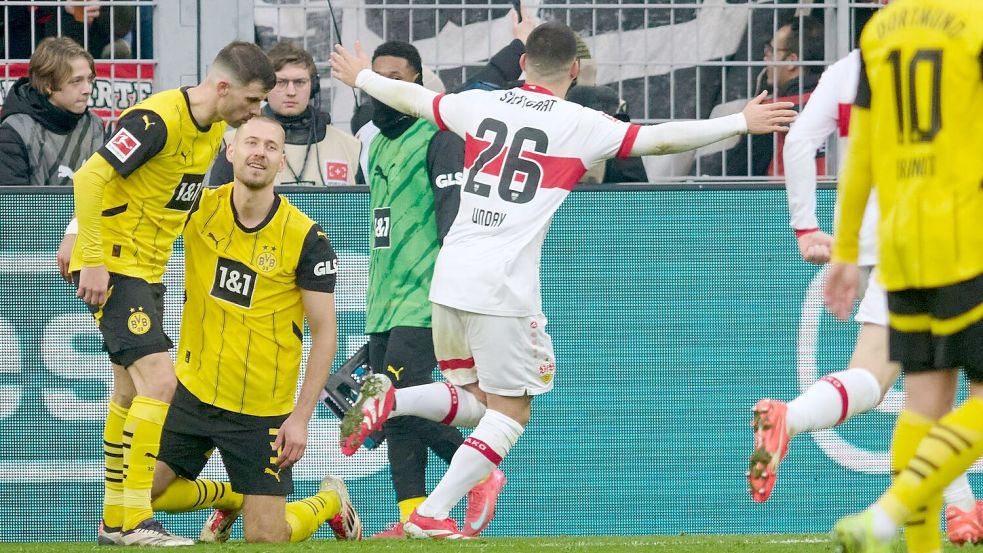 War der Unglücksrabe beim Kovac-Debüt für den BVB: Waldemar Anton (2.v.l.) Foto: Bernd Thissen/dpa