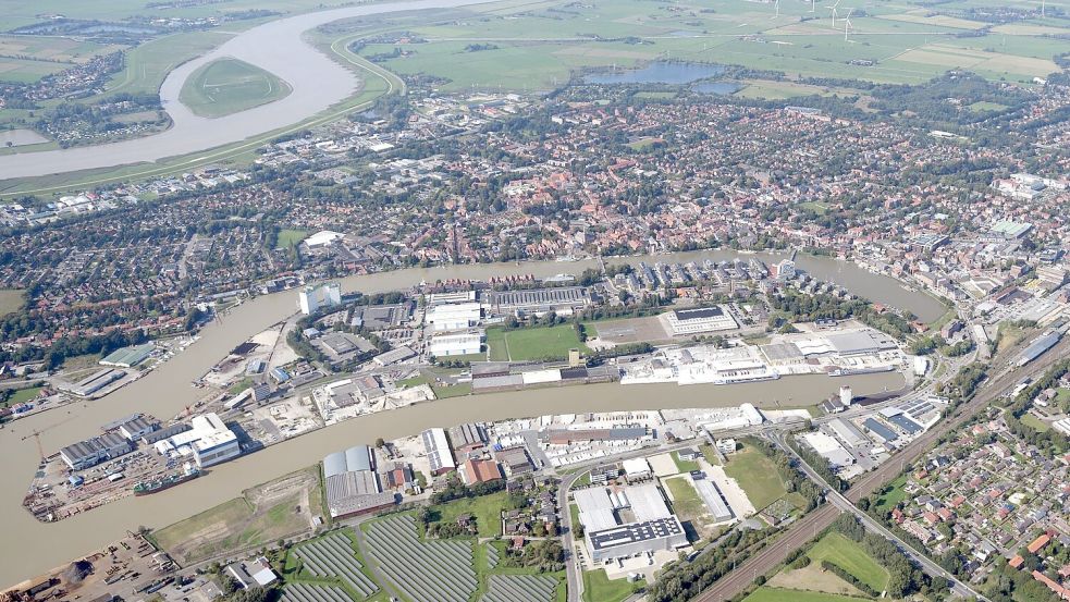 Der Leeraner Hafen kann von der Nordsee aus über Leda und Ems angesteuert werden. Foto: Stadtwerke Leer