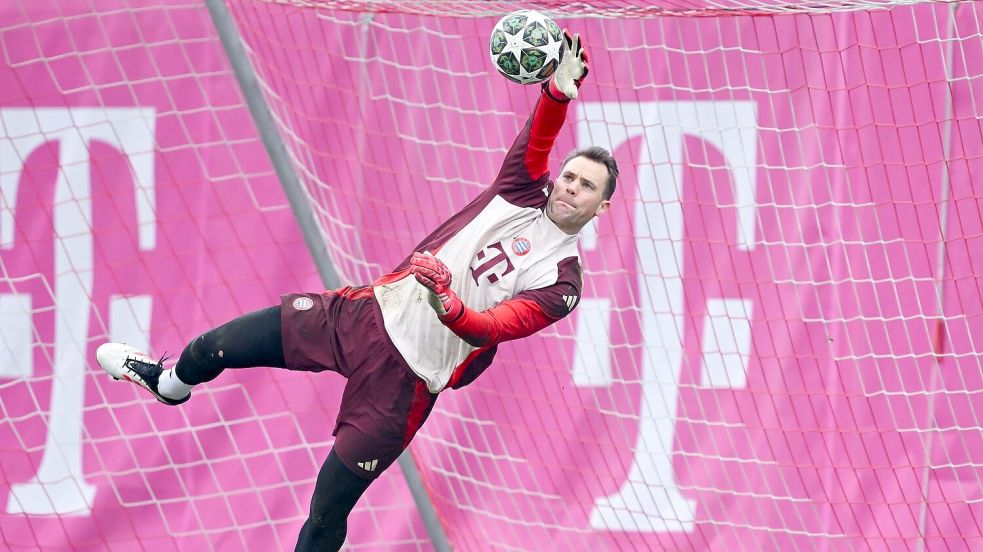 Freut sich auf sein erstes Spiel im Celtic Park: Manuel Neuer. Foto: Sven Hoppe/dpa