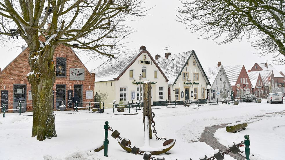 Greetsiel im Winter: Hier liegen einige Zentimeter Schnee. Foto: Wagenaar