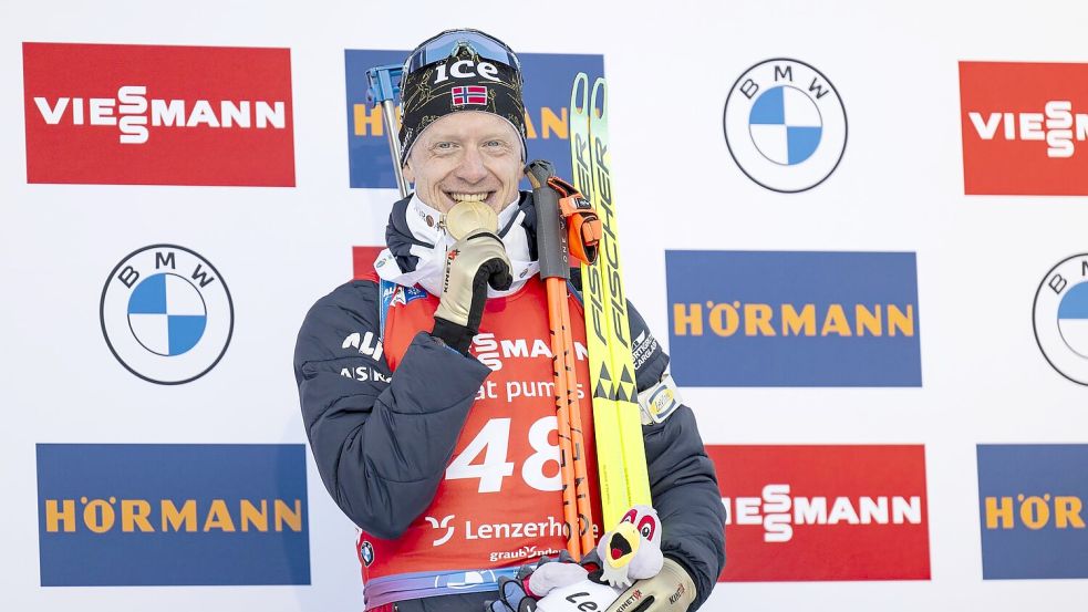 Johannes Thingnes Bö holt seine 21. WM-Goldmedaille - das ist Rekord. Foto: Gian Ehrenzeller/KEYSTONE/dpa