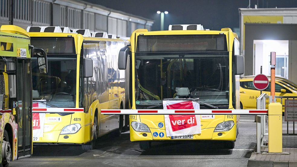 Am Freitag wird in mehreren Bundesländern der Nahverkehr bestreikt. (Symbolbild) Foto: Soeren Stache/dpa